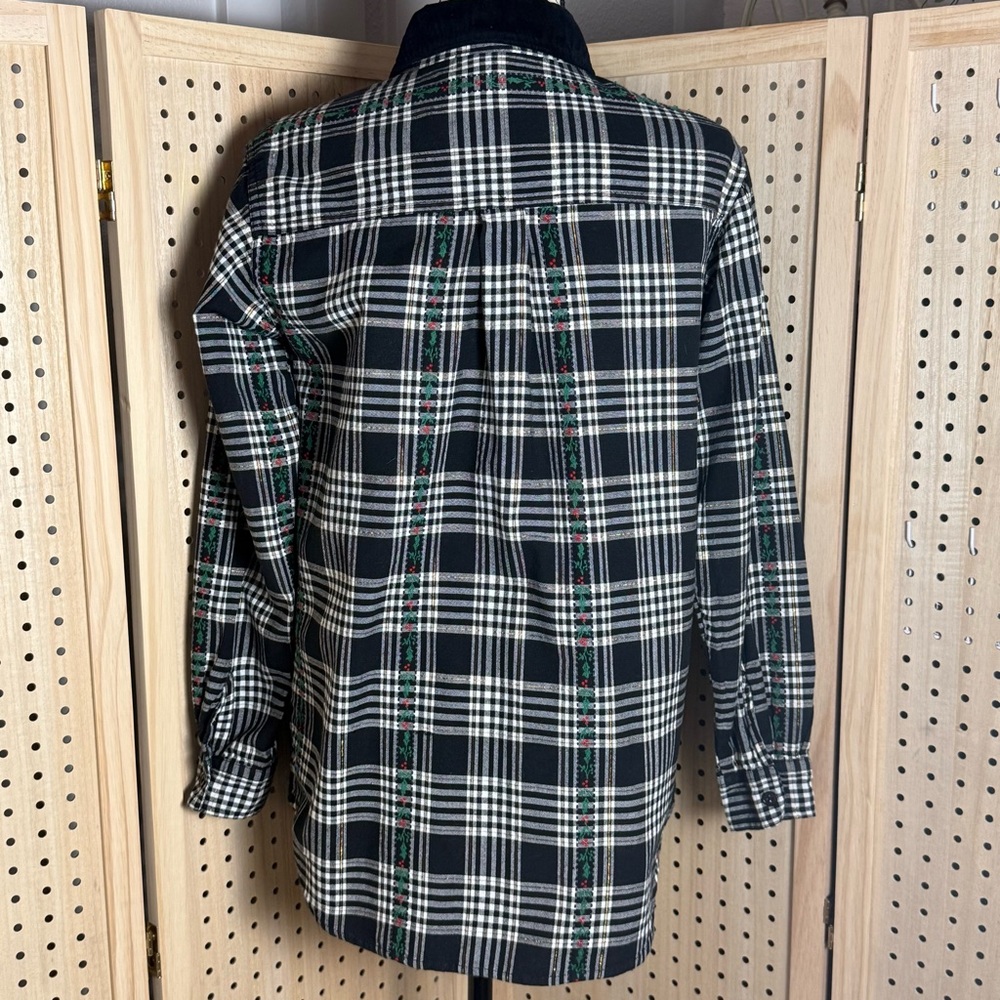 Basic Editions Holiday Plaid Button Down Shirt Em… - image 6
